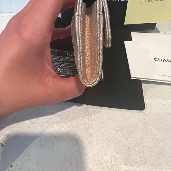 Chanel - Picture 5 of 16